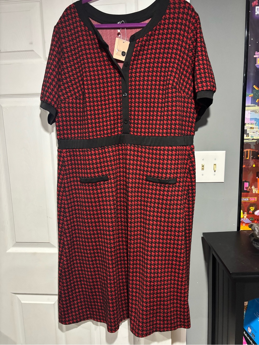 BloomChic Red and Black Houndstooth Short Sleeve Dress